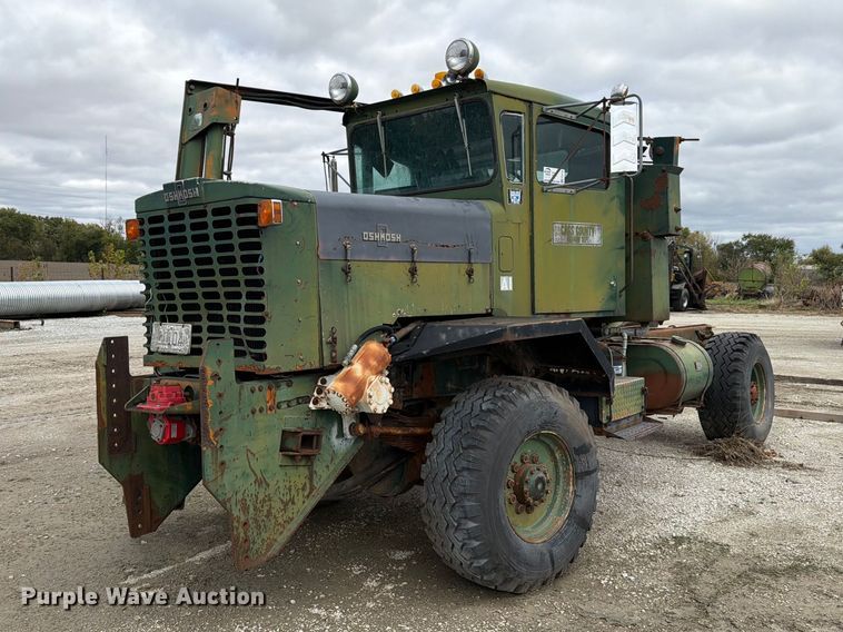 image for item FP3150 1978 Oshkosh P2323-5 plow truck