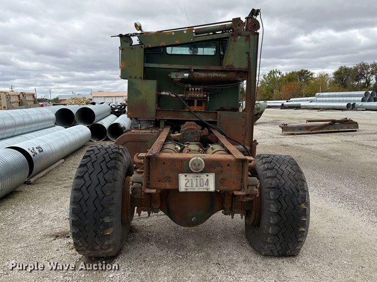 image for item FP3150 1978 Oshkosh P2323-5 plow truck