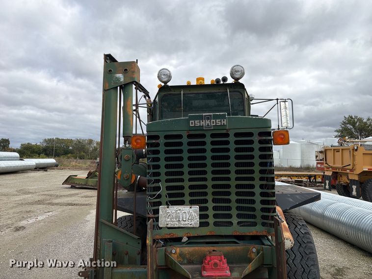 image for item FP3150 1978 Oshkosh P2323-5 plow truck