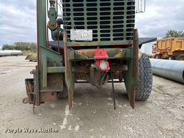 image for item FP3150 1978 Oshkosh P2323-5 plow truck
