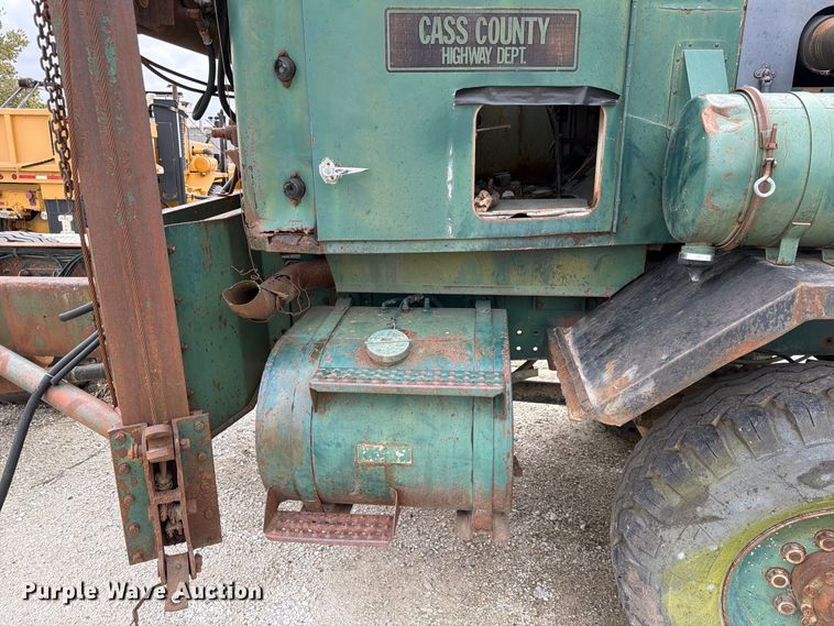 image for item FP3150 1978 Oshkosh P2323-5 plow truck
