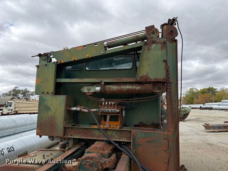 image for item FP3150 1978 Oshkosh P2323-5 plow truck