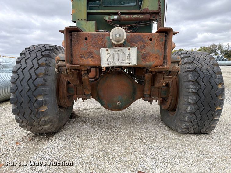 image for item FP3150 1978 Oshkosh P2323-5 plow truck