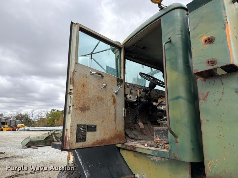 image for item FP3150 1978 Oshkosh P2323-5 plow truck