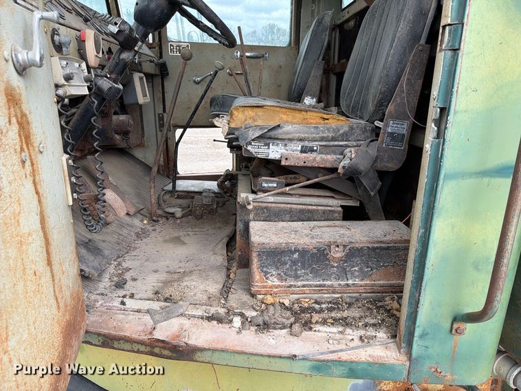 image for item FP3150 1978 Oshkosh P2323-5 plow truck