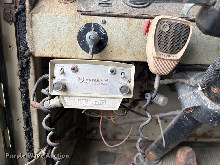 image for item FP3150 1978 Oshkosh P2323-5 plow truck