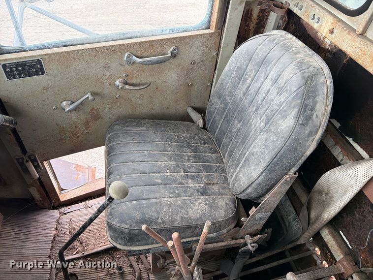 image for item FP3150 1978 Oshkosh P2323-5 plow truck