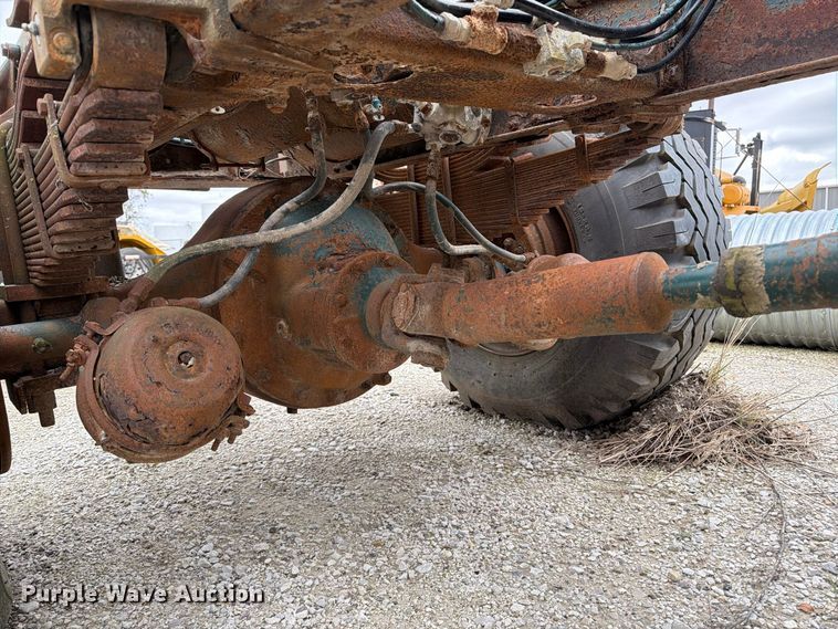 image for item FP3150 1978 Oshkosh P2323-5 plow truck