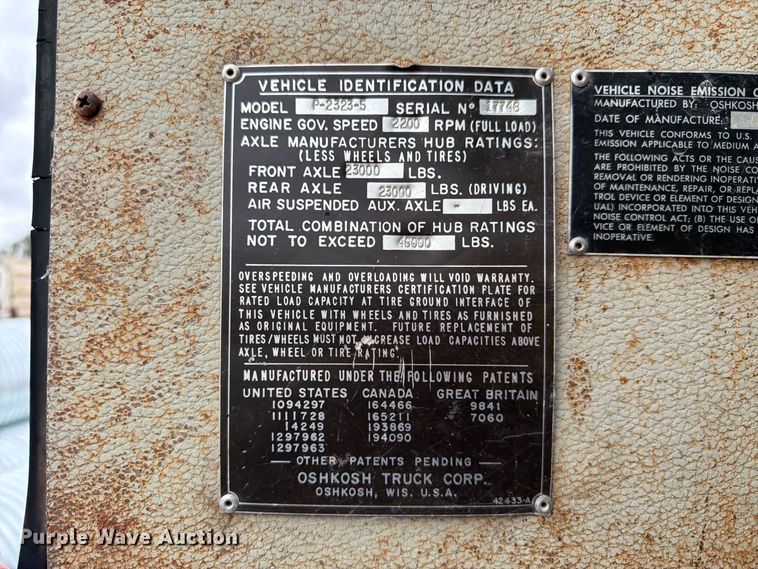 image for item FP3150 1978 Oshkosh P2323-5 plow truck