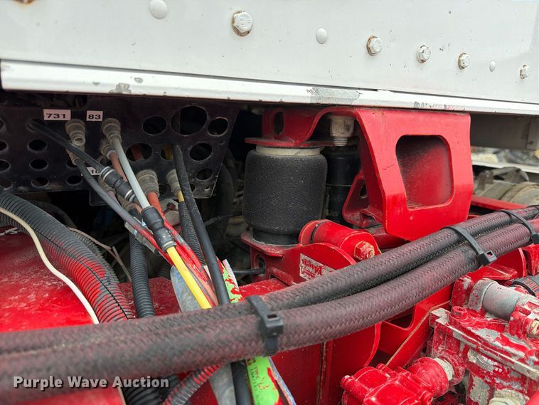 image for item FP3151 2013 Kenworth T800 semi truck