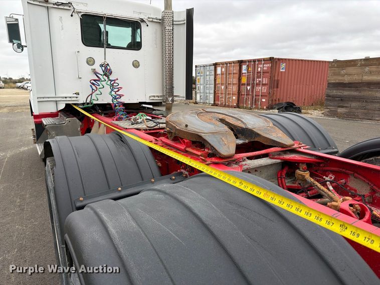 image for item FP3151 2013 Kenworth T800 semi truck