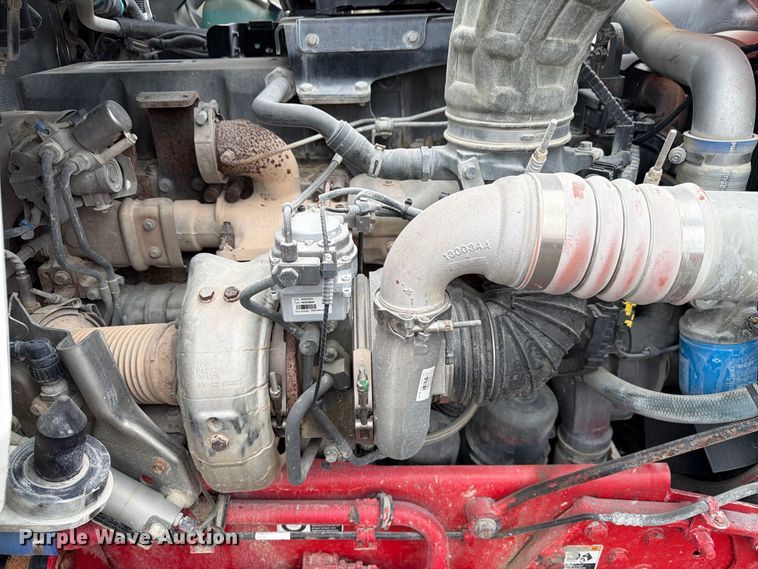 image for item FP3151 2013 Kenworth T800 semi truck