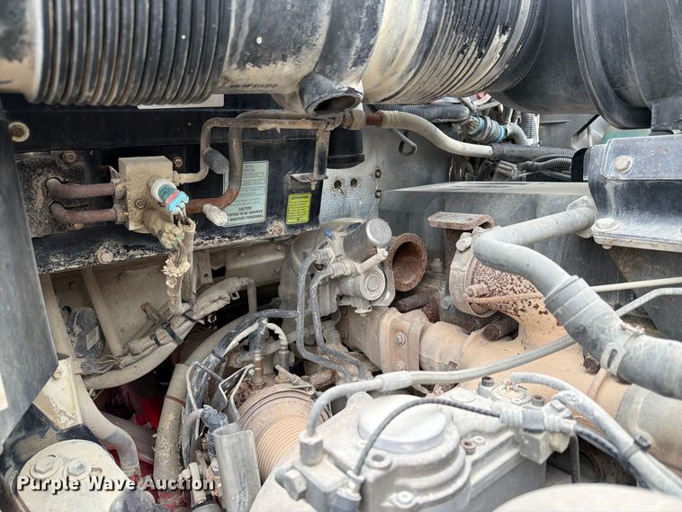 image for item FP3151 2013 Kenworth T800 semi truck