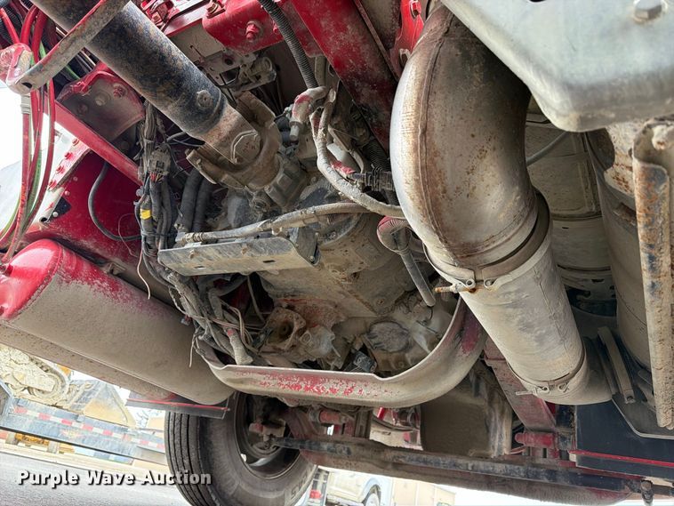 image for item FP3151 2013 Kenworth T800 semi truck