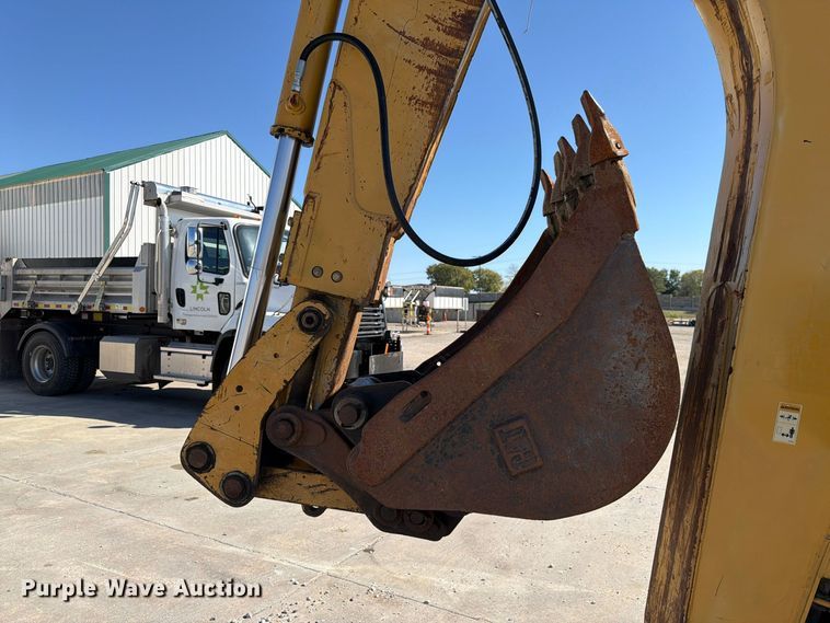 image for item FP3177 2003 Caterpillar 430D backhoe