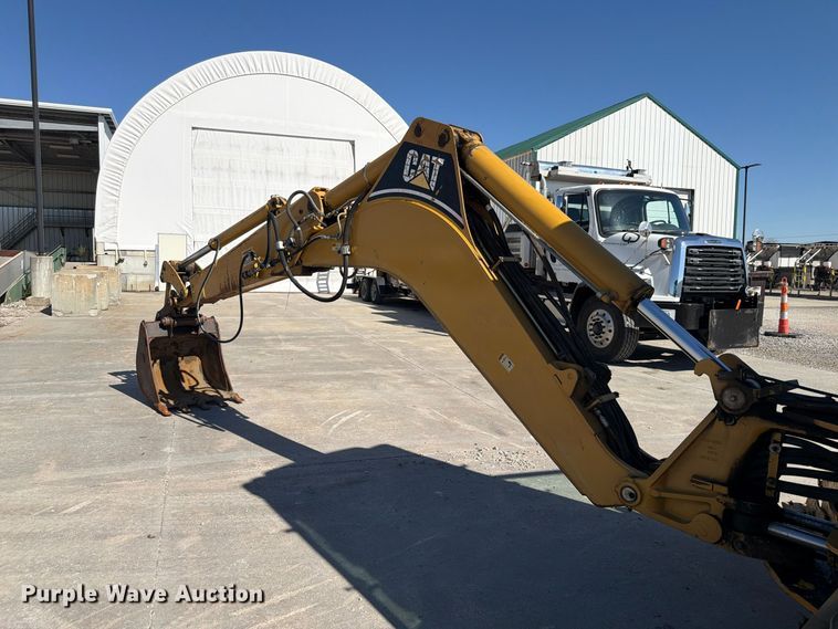 image for item FP3177 2003 Caterpillar 430D backhoe