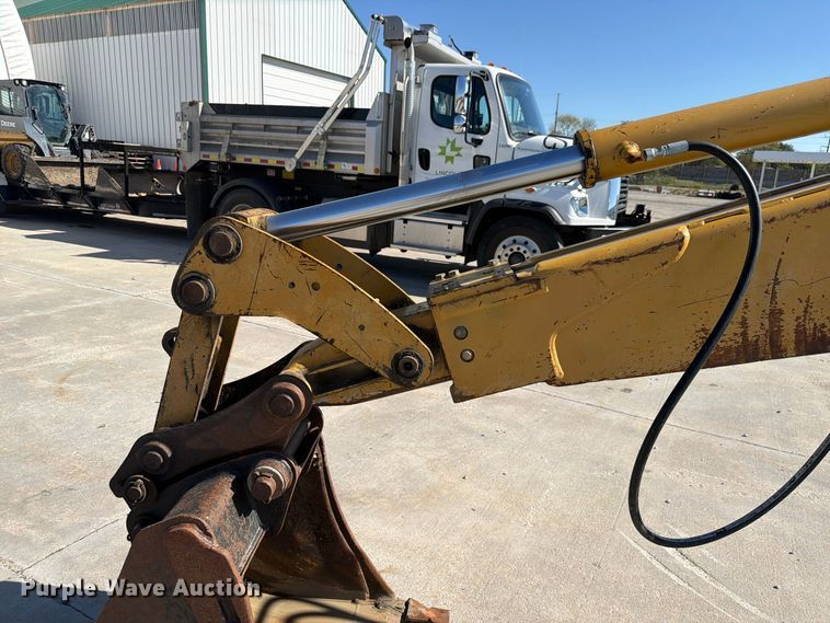 image for item FP3177 2003 Caterpillar 430D backhoe