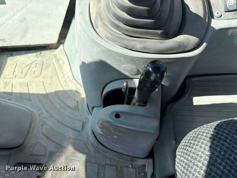 image for item FP3177 2003 Caterpillar 430D backhoe