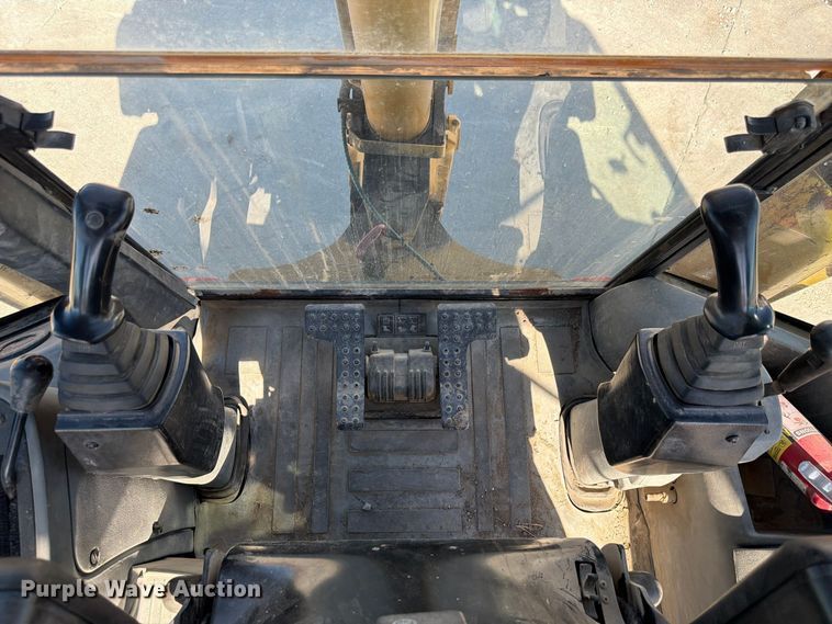 image for item FP3177 2003 Caterpillar 430D backhoe