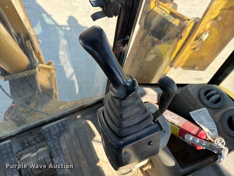 image for item FP3177 2003 Caterpillar 430D backhoe