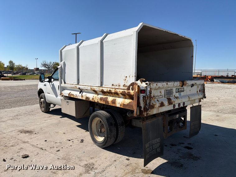 image for item FP3178 2003 Ford F-550 dump truck