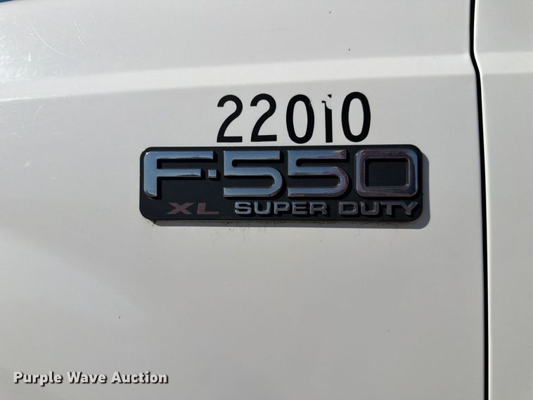 image for item FP3178 2003 Ford F-550 dump truck