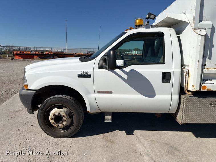 image for item FP3178 2003 Ford F-550 dump truck