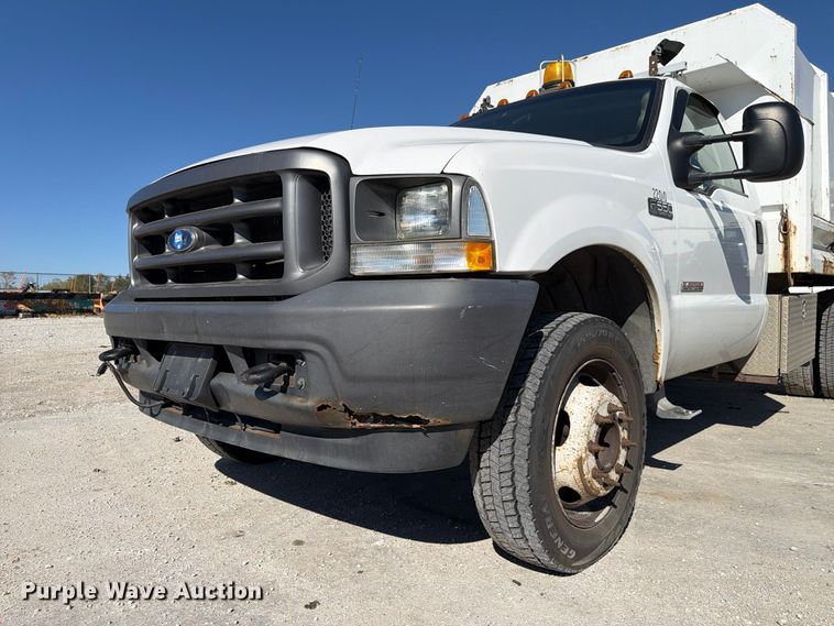 image for item FP3178 2003 Ford F-550 dump truck