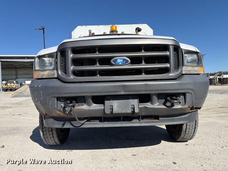 image for item FP3178 2003 Ford F-550 dump truck