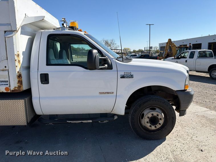 image for item FP3178 2003 Ford F-550 dump truck