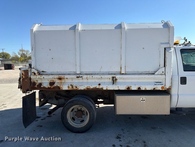 image for item FP3178 2003 Ford F-550 dump truck