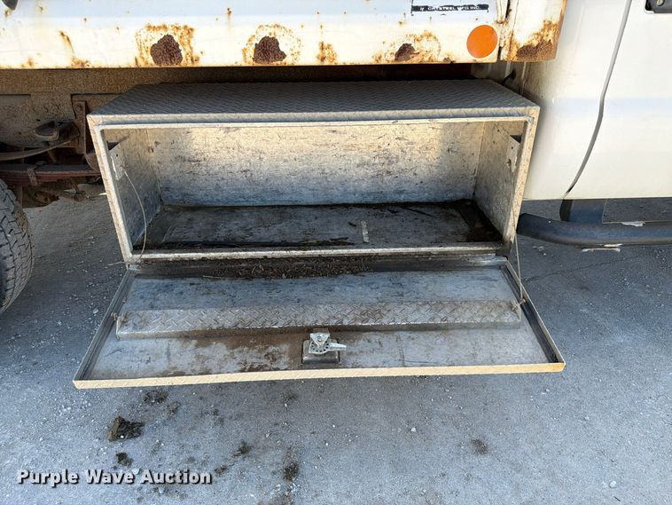 image for item FP3178 2003 Ford F-550 dump truck