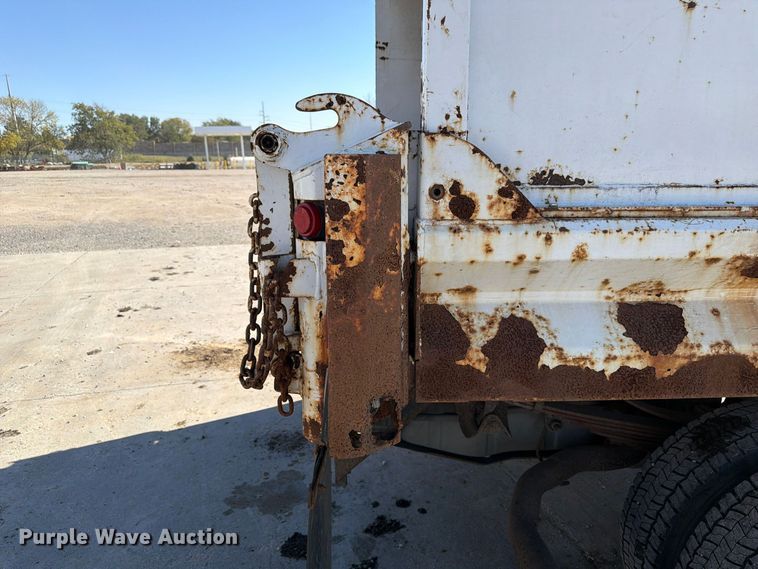 image for item FP3178 2003 Ford F-550 dump truck