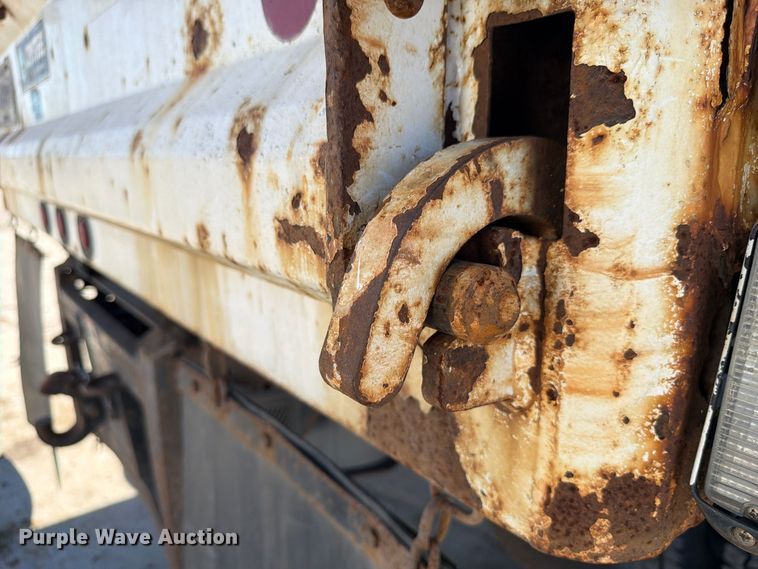image for item FP3178 2003 Ford F-550 dump truck