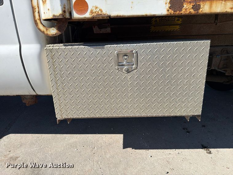 image for item FP3178 2003 Ford F-550 dump truck