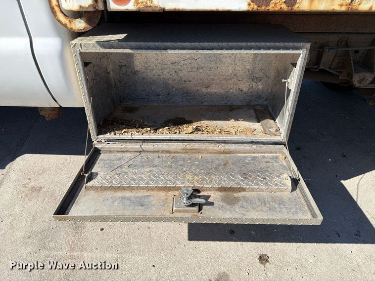 image for item FP3178 2003 Ford F-550 dump truck