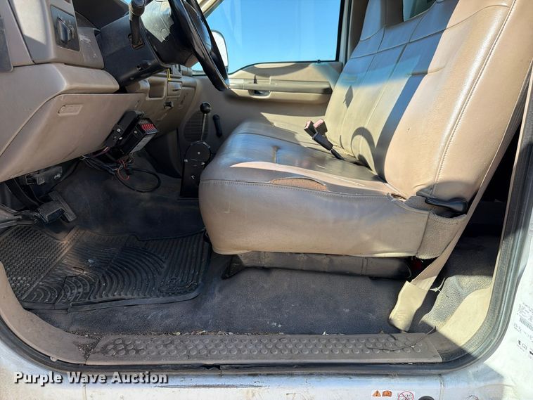 image for item FP3178 2003 Ford F-550 dump truck