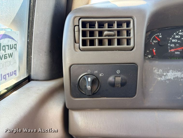image for item FP3178 2003 Ford F-550 dump truck