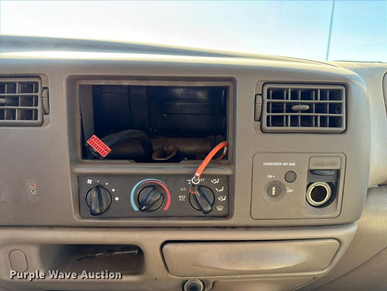 image for item FP3178 2003 Ford F-550 dump truck