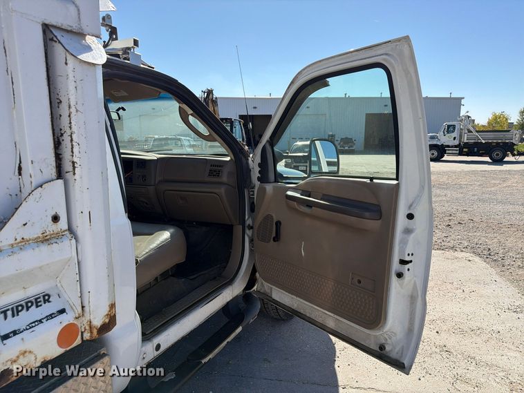 image for item FP3178 2003 Ford F-550 dump truck