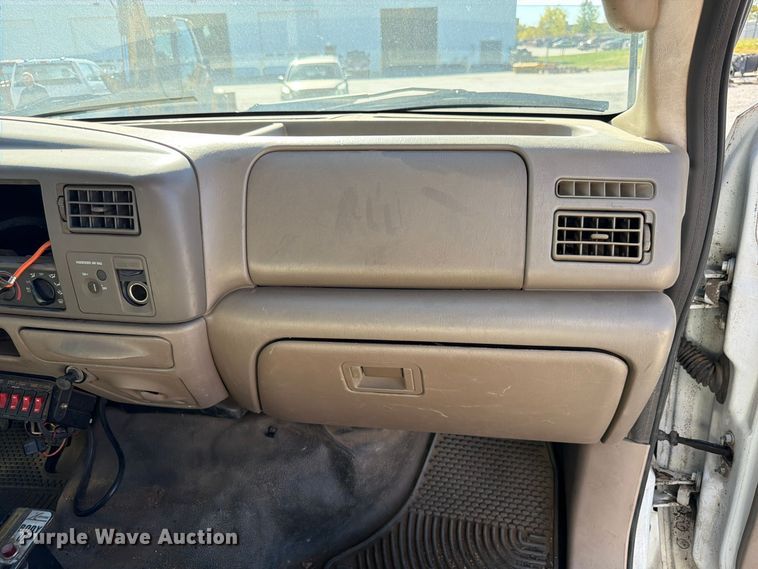 image for item FP3178 2003 Ford F-550 dump truck