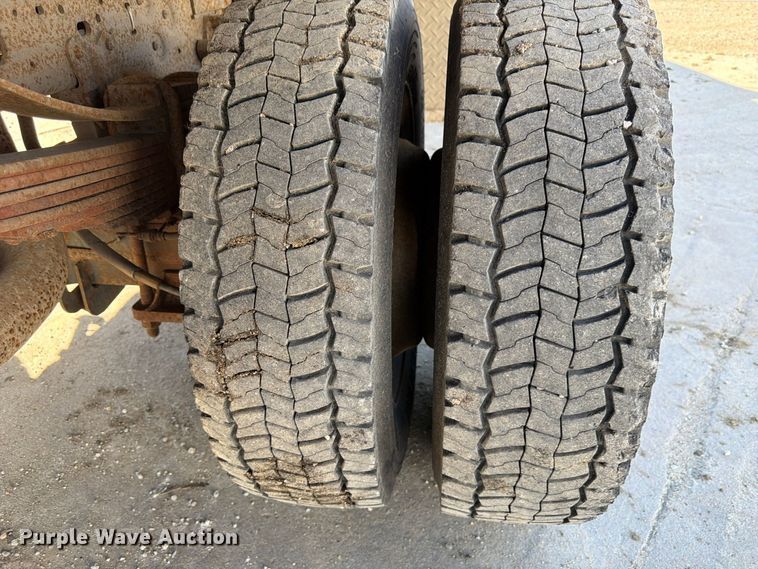 image for item FP3178 2003 Ford F-550 dump truck