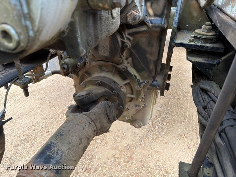 image for item FP3500 2004 International 4400 tank truck