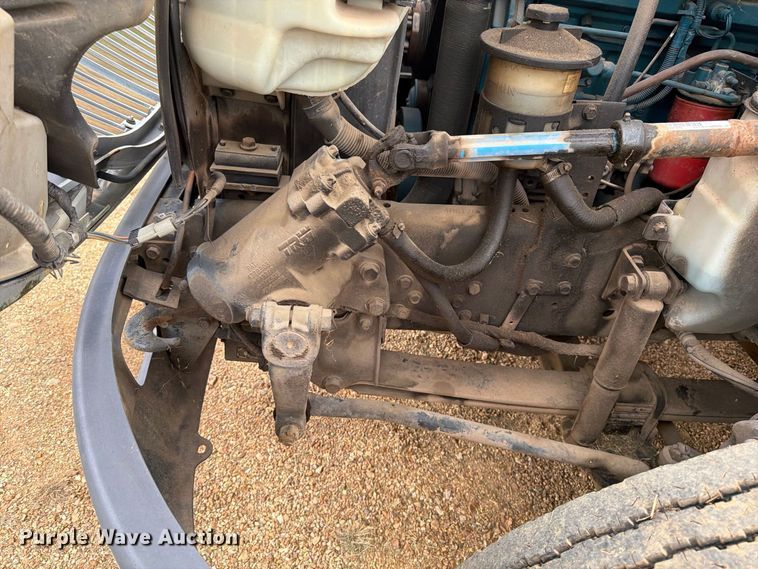 image for item FP3500 2004 International 4400 tank truck