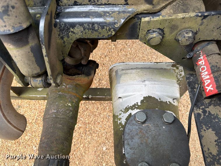 image for item FP3500 2004 International 4400 tank truck