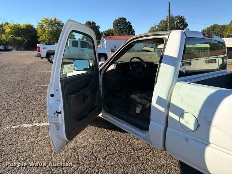 image for item FP3503 2006 Chevrolet Silverado 1500 pickup truck