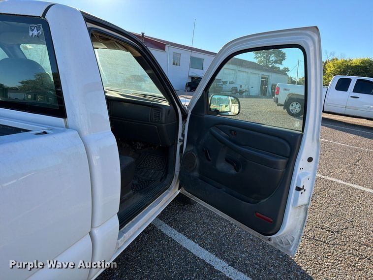 image for item FP3503 2006 Chevrolet Silverado 1500 pickup truck