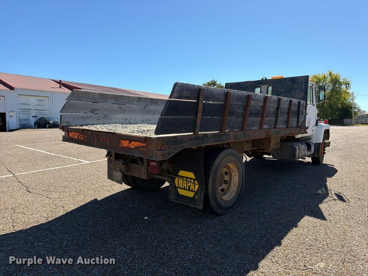 image for item FP3514 1989 Mack CS flatbed truck