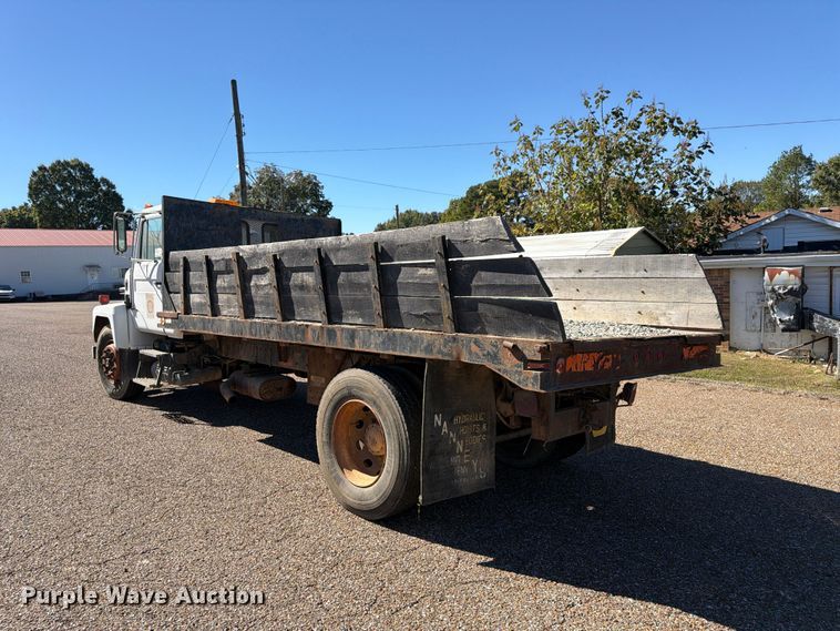 image for item FP3514 1989 Mack CS flatbed truck