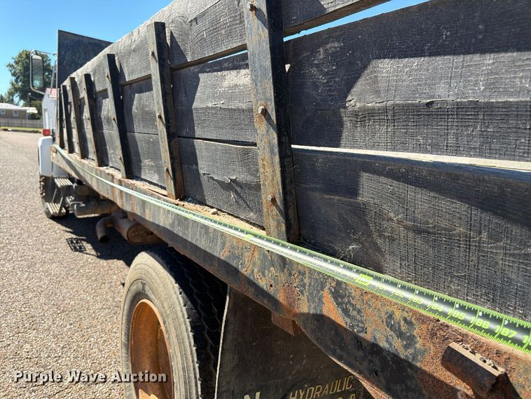 image for item FP3514 1989 Mack CS flatbed truck